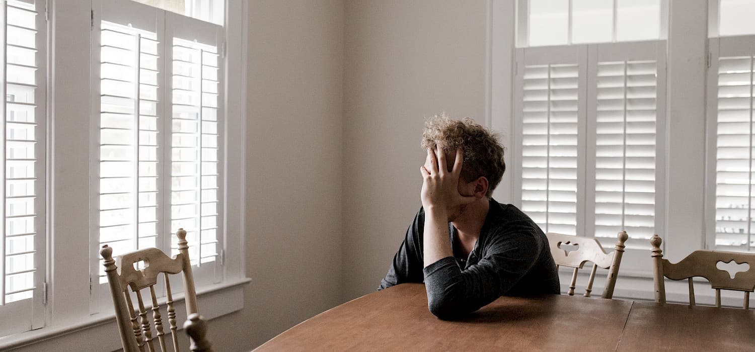 “MONEY WORRIES ARE MAKING ME ILL” — 8 SIGNS & SYMPTOMS OF FINANCIAL ANXIETY